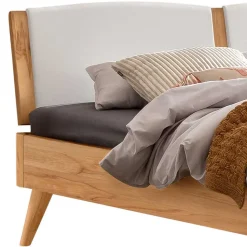 Bett aus Wildbuche massiv mit Kunstleder - Syanta
