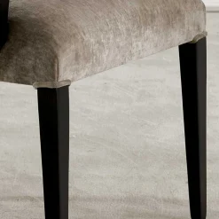 Design Armlehnenstuhl in Hellgrau Samt - First