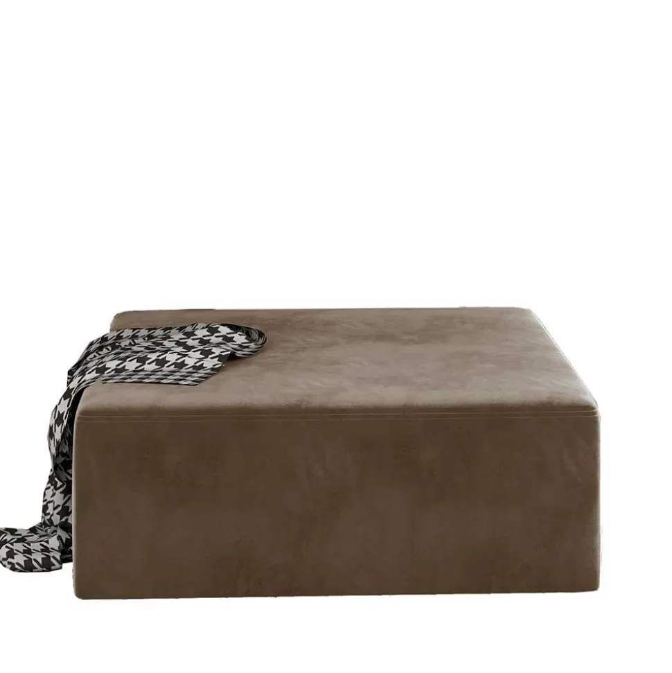Hellbrauner Couchhocker in quadratischer Form - Aschau