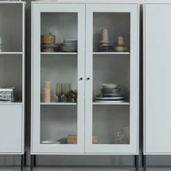 Hellgraue Vitrine aus Kiefer - 2-türig - Luvega