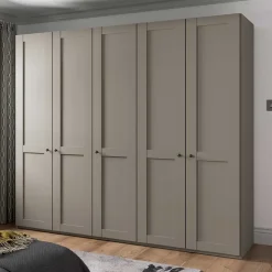 Hellgrauer Schlafzimmerschrank 250 cm breit - Ridonna
