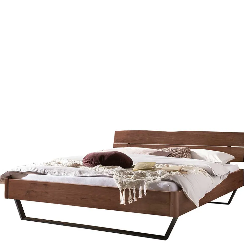 Industrial Bett aus Nussbaum massiv - Bluesa