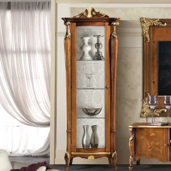 Italienischer Vitrinenschrank in Nussbaum & Gold - Carlenna