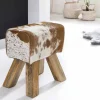 Landhaus Sitzhocker Darinca mit Ziegenfell und Holz