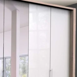 Luxus Kleiderschrank mit drei Gleittüren - Bosays