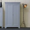 Massivholz Kleiderschrank Saliara in Grau