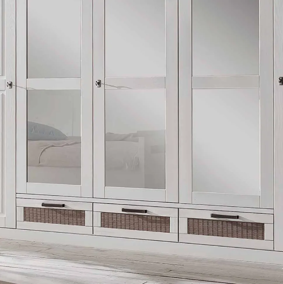 Massivholz-Schrank im Landhausstil Izarella mit drei Spiegeln