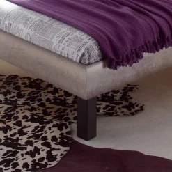 Modernes Bett Concista in Beton-Optik