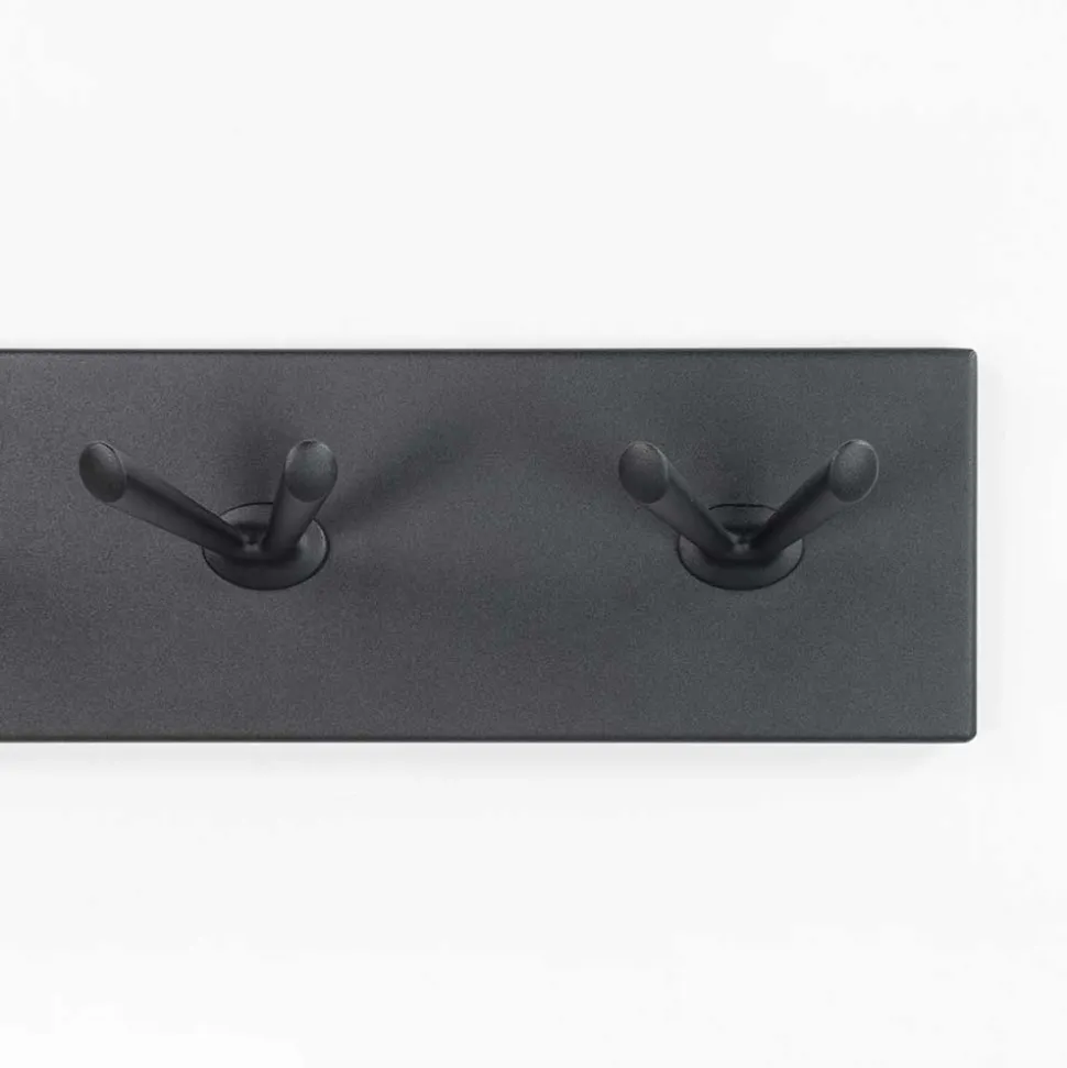 Schlichte Stahl Wandgarderobe mit 6 Kleiderhaken - Tarado