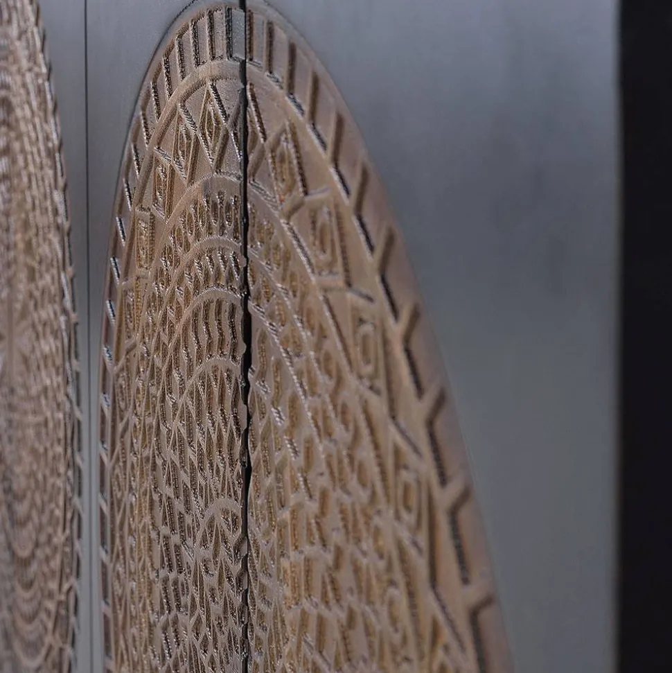 4-türige Design Kommode mit Mandala Schnitzerei - Synessa