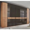8-türiger Kleiderschrank mit sechs Glastüren - Hung