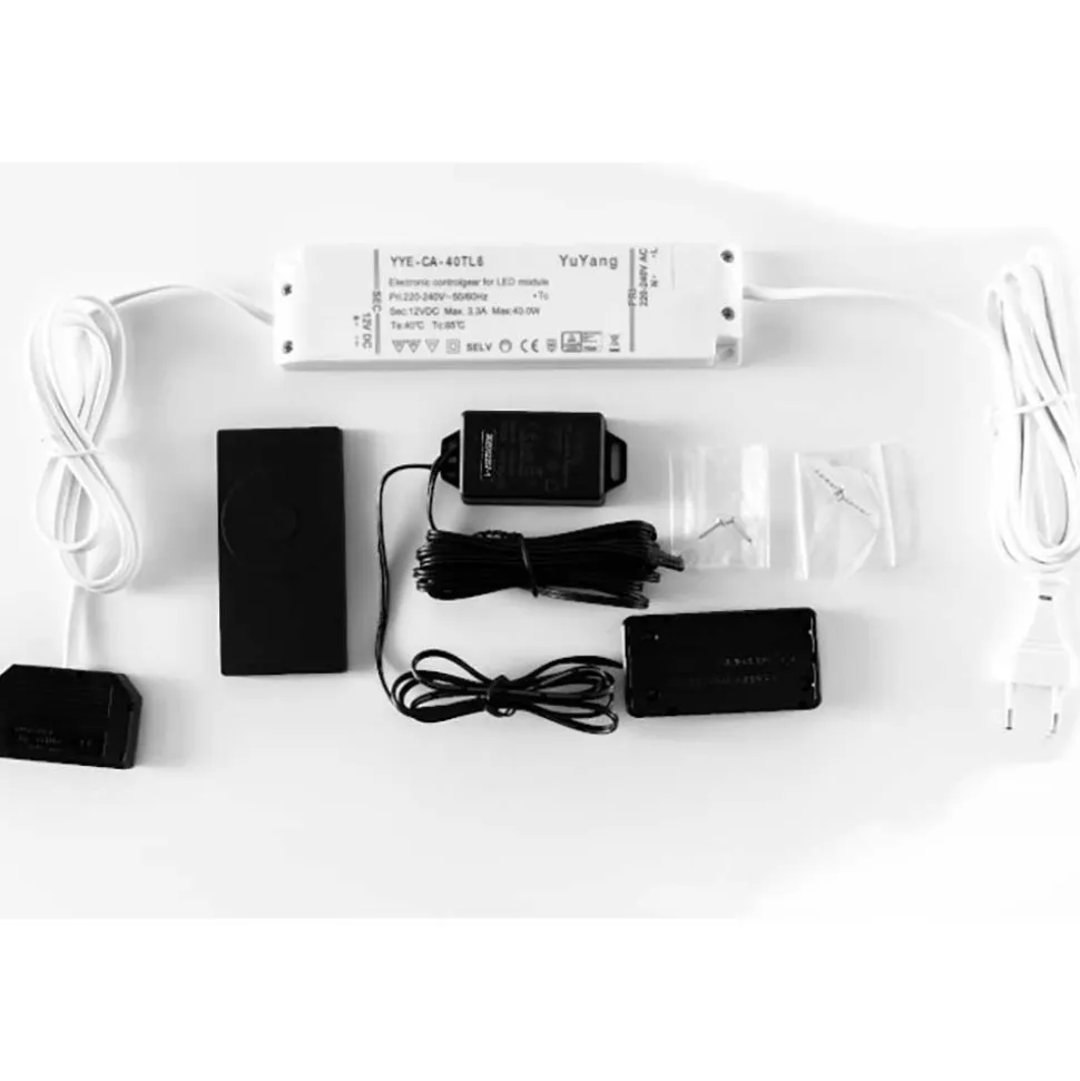 TV Lowboard in Weiß mit Wildeiche - Varzino