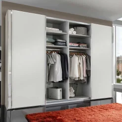 Weißer Kleiderschrank mit vier Schwebetüren - Bescaro